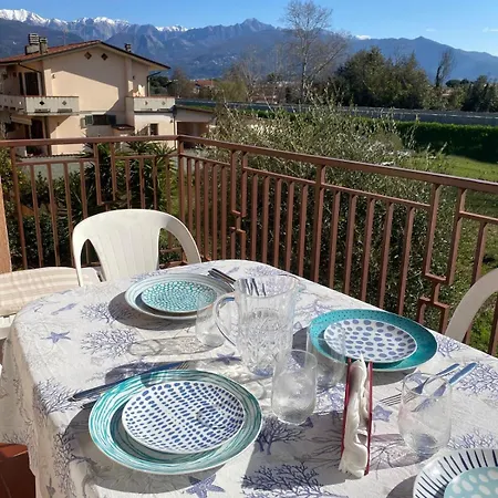 Cori's Marina di Massa